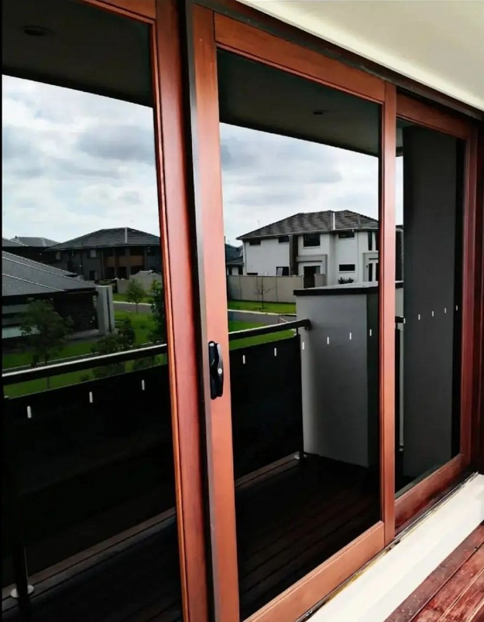 Glass doors, privacy glass doors, home world leppington, home winfow tinting sydney, all tint sydney, sydney window tinting solutions, Home builds,